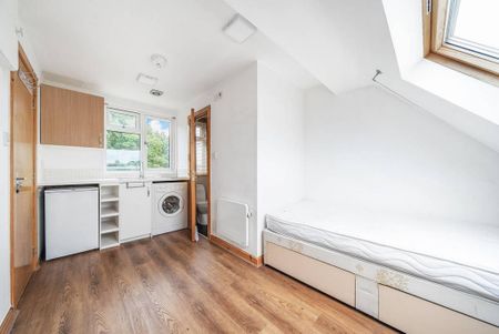 Studio to rent - Photo 3