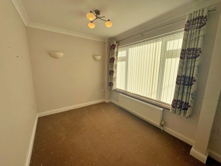 Ballard Close, Lytchett Matravers, Poole, Dorset, BH16 - Photo 2