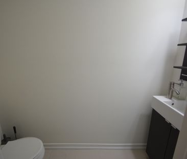 For Lease - 25 Coneflower Crescent Unit# Th 14, Toronto, Ontario - Photo 6