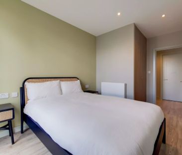 3 Bedroom Apartment - Photo 5