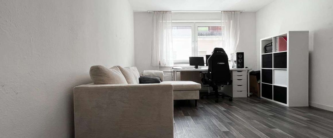 KL - Nähe Klinikum/FH, 1,5 Zimmer, Einbauküche, Badezimmer mit Dusche - Photo 1
