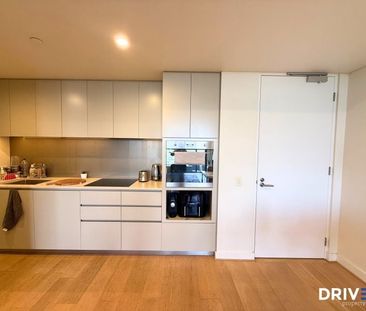 Chic 1-Bedroom Riverside Apartment! - Photo 1