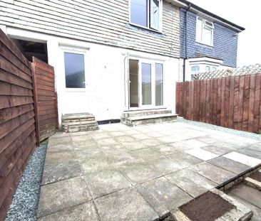 3 bedroom terraced house to rent - Photo 2