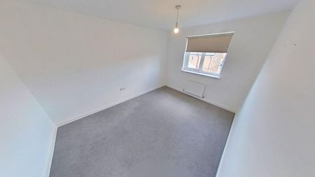 4 bedroom detached house to rent - Photo 2