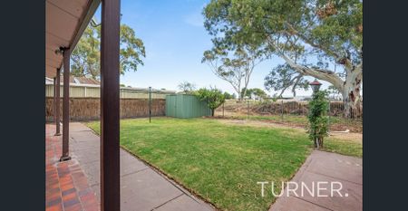 Spacious home - 6 Months lease only - Photo 3