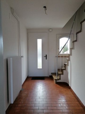 Row of single-family homes looking for a small family with a green thumb - Photo 2