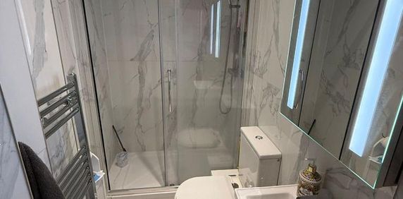 House share to rent - Photo 2