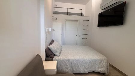1-bedroom apartment for rent in Numancia, Madrid - Photo 2