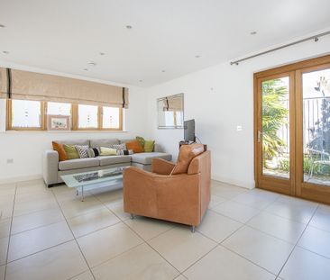 2 bedroom detached house to rent - Photo 2