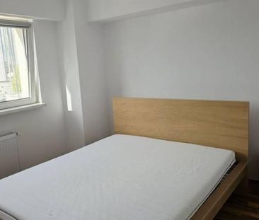 Piata romana metrou renovat recent amenajat - Fotografie 2