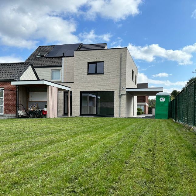 Nieuwbouwwoning 3 slaapkamers op een Z-W perceel van ca 4 are - Foto 1