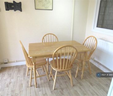 3 bedroom terraced house to rent - Photo 3