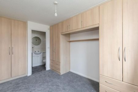 3 bedroom terraced house to rent - Photo 3