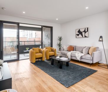 13 Bluebell Walk, Doncaster East VIC 3109 - Townhouse For Rent | Do... - Photo 5