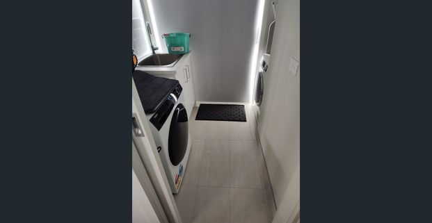 Private Double Room with Modern Amenities - NEW Home - All Bills included - Photo 1