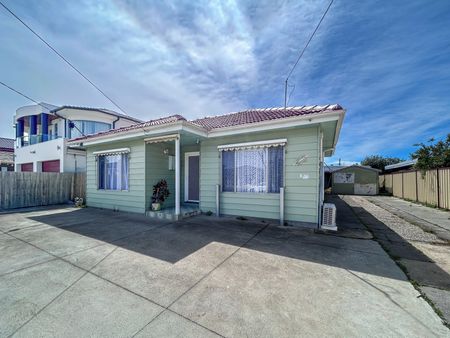 Freshly Updated Home with Spacious Family Living - Photo 3