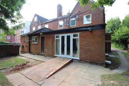 Archers Road, All Bills Included **** Student Property July****, Southampton, SO15 - Photo 4