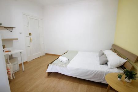 Carrer del Cinca, Barcelona, Catalonia 08030 - Photo 4