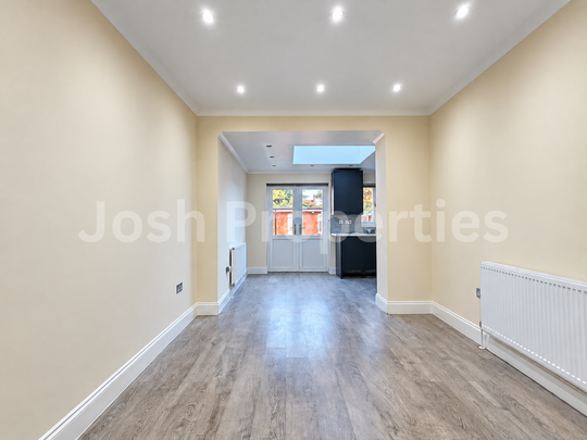 5 bedroom terraced house to rent - Photo 1