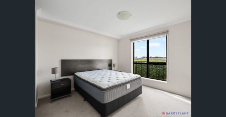 Heart of Cowes - Water and Internet INCLUDED! - Photo 3