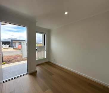 21 Michelino Street, Munno Para Downs SA 5115 - House For Rent | Do... - Photo 4