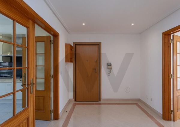 Apartamento T4 em Lisboa