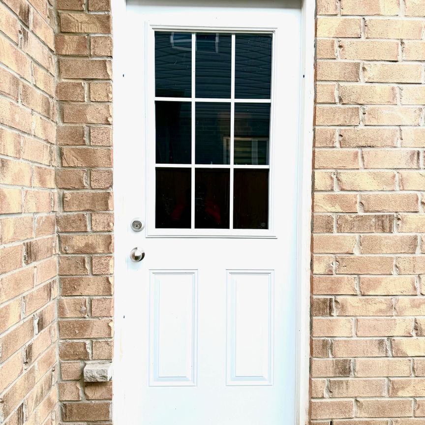 For Lease - 1308 Lawson Road Unit# Bsmt, London North, Ontario - Photo 1