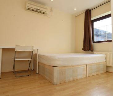 Room in a Shared House, Ropemaker Road, SE16 - Photo 4