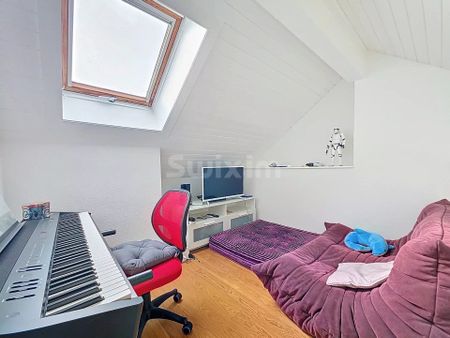 Geräumige 6-Zimmer-Wohnung im Herzen von Satigny - Foto 4