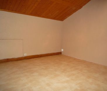 Location Appartement 3 pièces 36m² LE CHAMBON SUR LIGNON 43400 - Photo 3