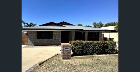 HUGE EXECUTIVE HOME WITH ALL THE BELLS-N-WHISTLES - Photo 2