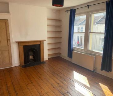 2 bedroom maisonette to rent - Photo 2