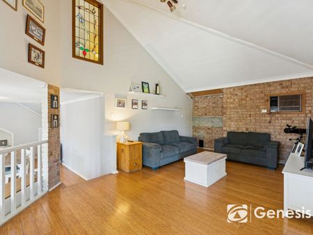 Lakefront Living: Stunning 4-Bedroom Home in Edgewater - Photo 3