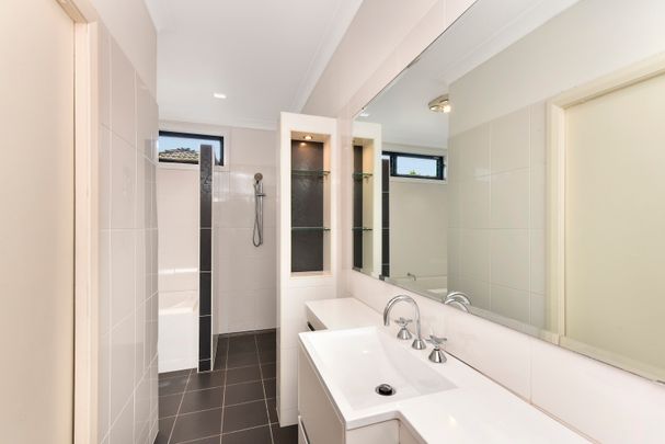 14 Hooper St, New Lambton NSW 2305 - House For Rent | Domain - Photo 1