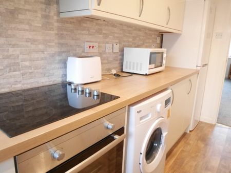 1 bedroom flat to rent - Photo 5