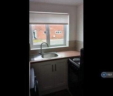 1 bedroom semi-detached house to rent - Photo 5
