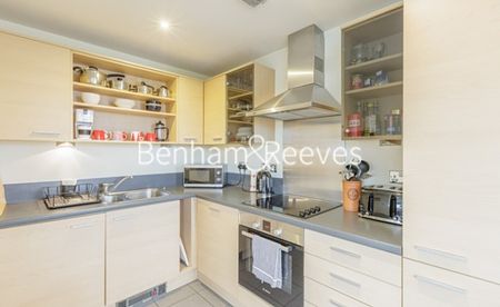 2 Bedroom flat to rent in Townmead Road, Imperial Wharf, SW6 - Photo 3