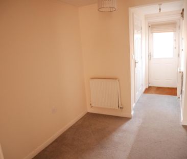 3 bedroom terraced house to rent - Photo 2