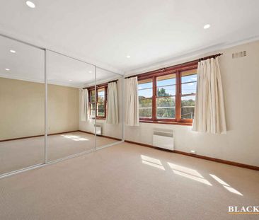 Charming Duplex in Prime Narrabundah Location - Photo 3