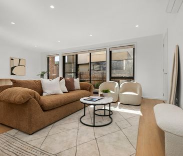 A Refined Townhouse Offering Lifestyle, Comfort and Location - Photo 1