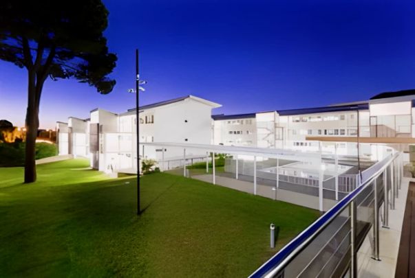 5 Bedroom Apartment north-Single Bed - Photo 1