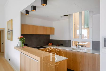 LOCATION MEUBLÉE - CASSIS - APPARTEMENT - BALCON - VUE PORT ET CAP CANAILLE - GARAGE. - Photo 3