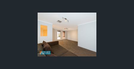 FAMILY COMFORT & OUTDOOR ENTERTAINING IN PRESTIGIOUS RANFORD ESTATE - Photo 4