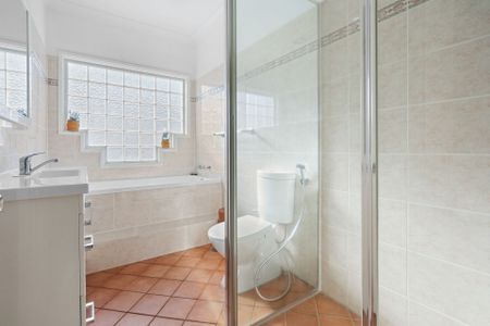 Family Favourite - Photo 2