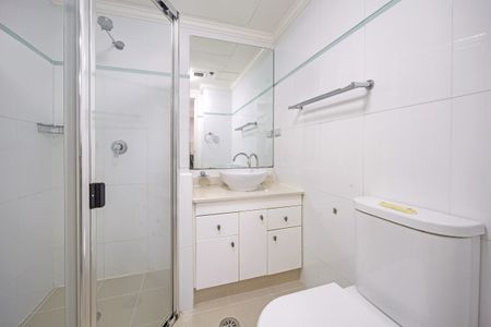 Fully Furnished Apartment at Oaks Trafalgar! - Photo 4