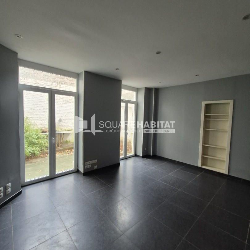 Location Appartement 2 pièces 81m² LILLE 59000 - Photo 1