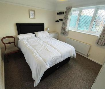 4 bedroom detached bungalow to rent - Photo 5