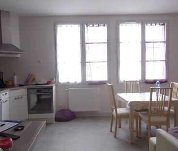 Location Appartement 4 pièces 98m² MARMANDE 47200 - Photo 3