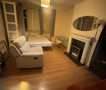 1 bedroom in a house share to rent - Photo 4