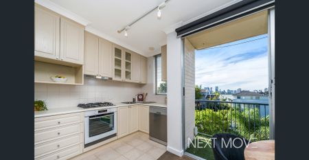 Stylish 3rd Floor Unit in Prime South Perth Location with City & River Views! - Photo 3
